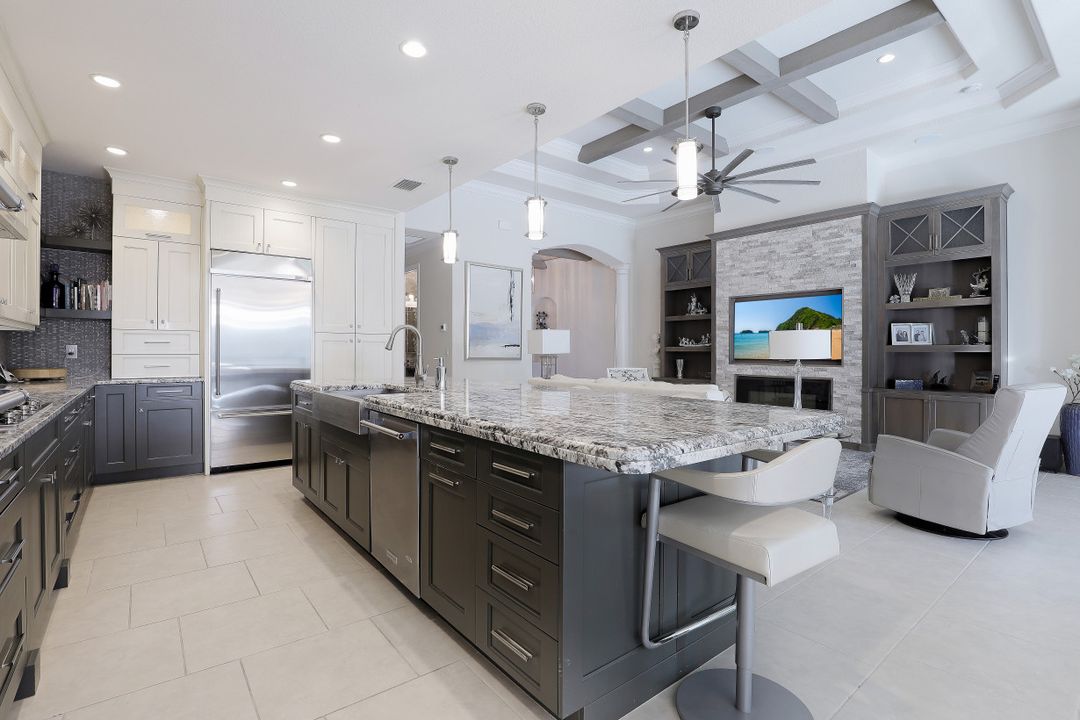 10102 Palazzo Dr, Naples, FL 34119