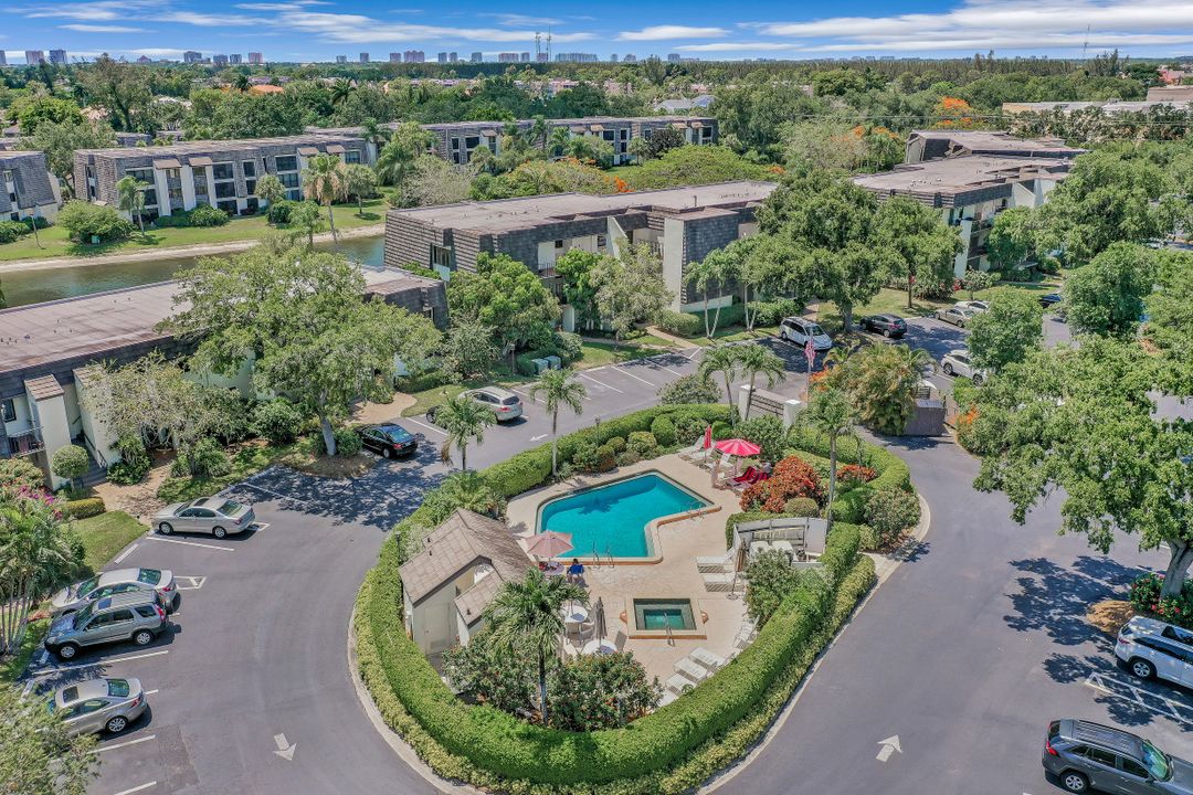 1621 Spoonbill Ln #A, Naples, FL 34105