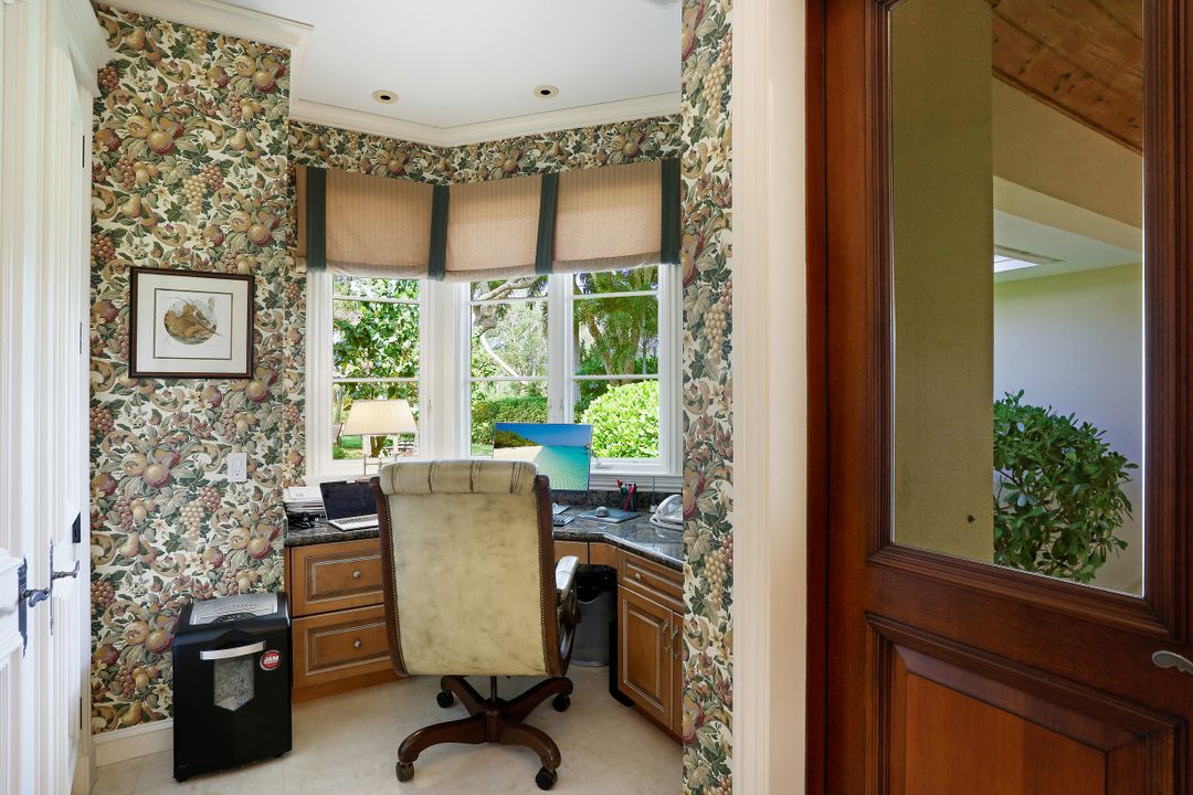 185 Cheshire Way, Naples, FL 34110