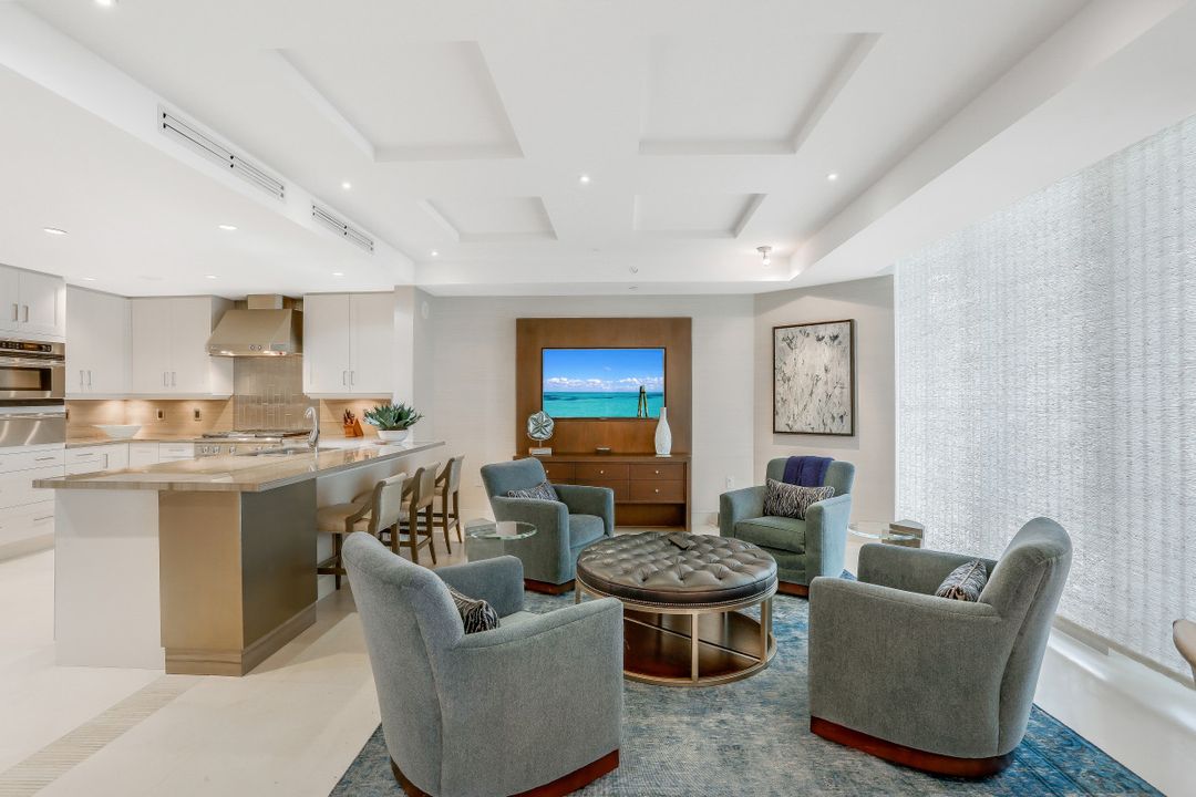 11125 Gulf Shore Dr #701, Naples, FL 34108