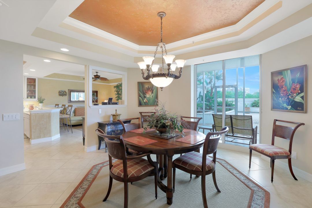 295 Grande Way #2, Naples, FL 34110