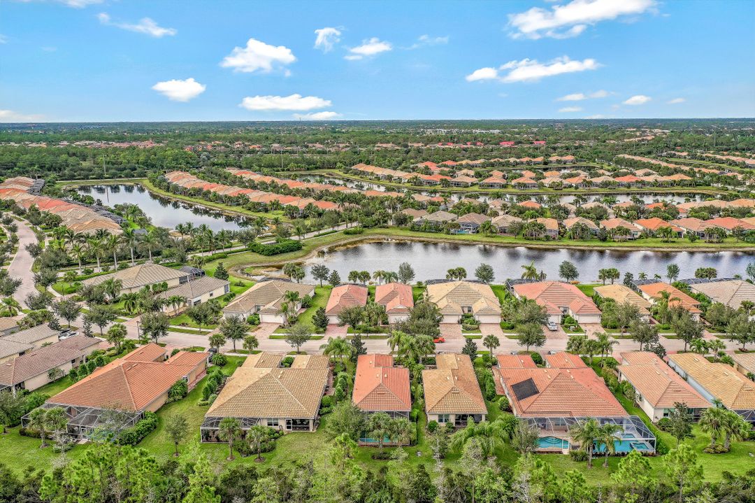 8458 Karina Ct, Naples, FL 34114