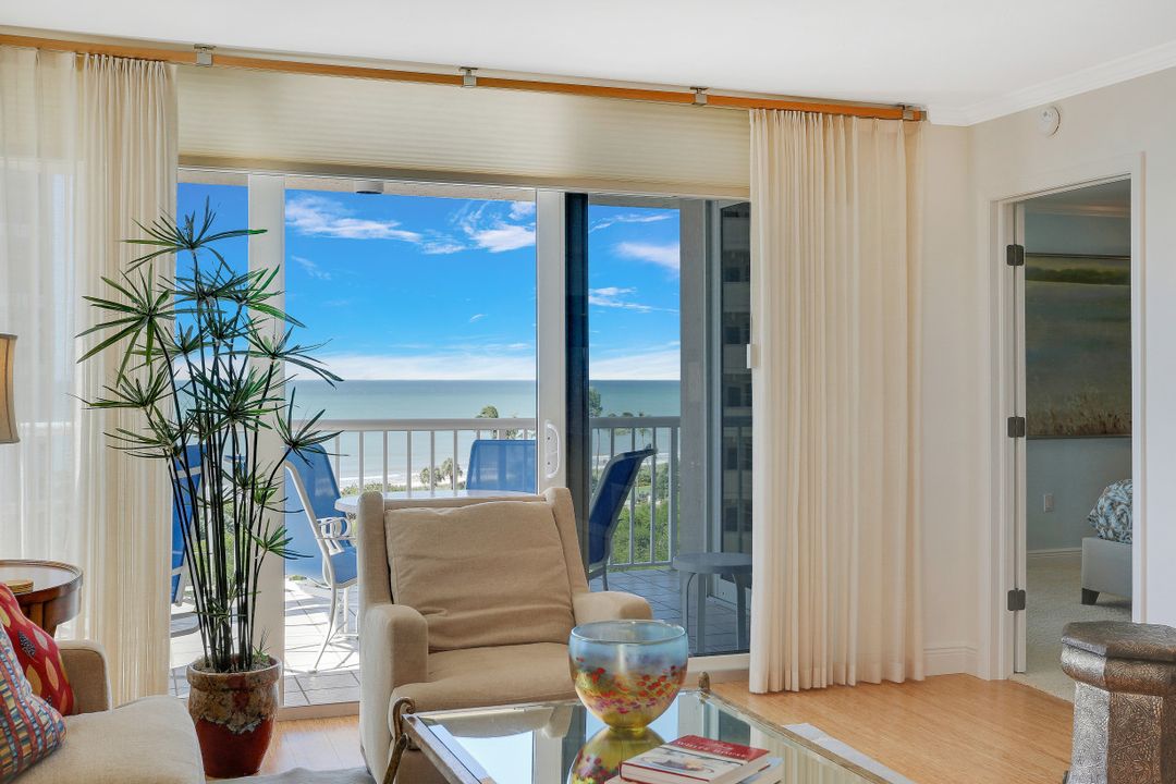 40 Seagate Dr #501, Naples, FL 34103