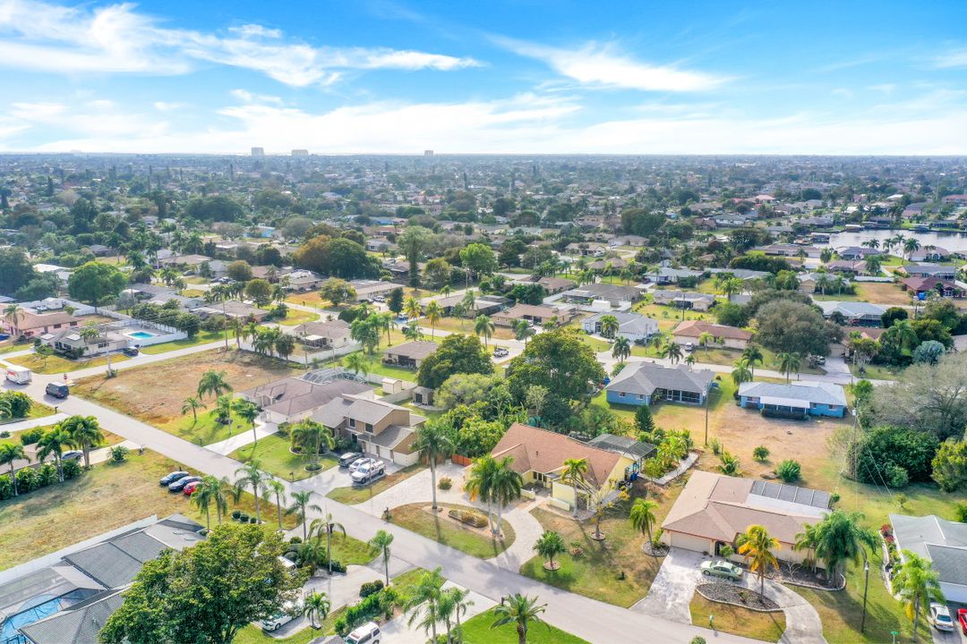 3914 SE 4th Ave, Cape Coral, FL 33904