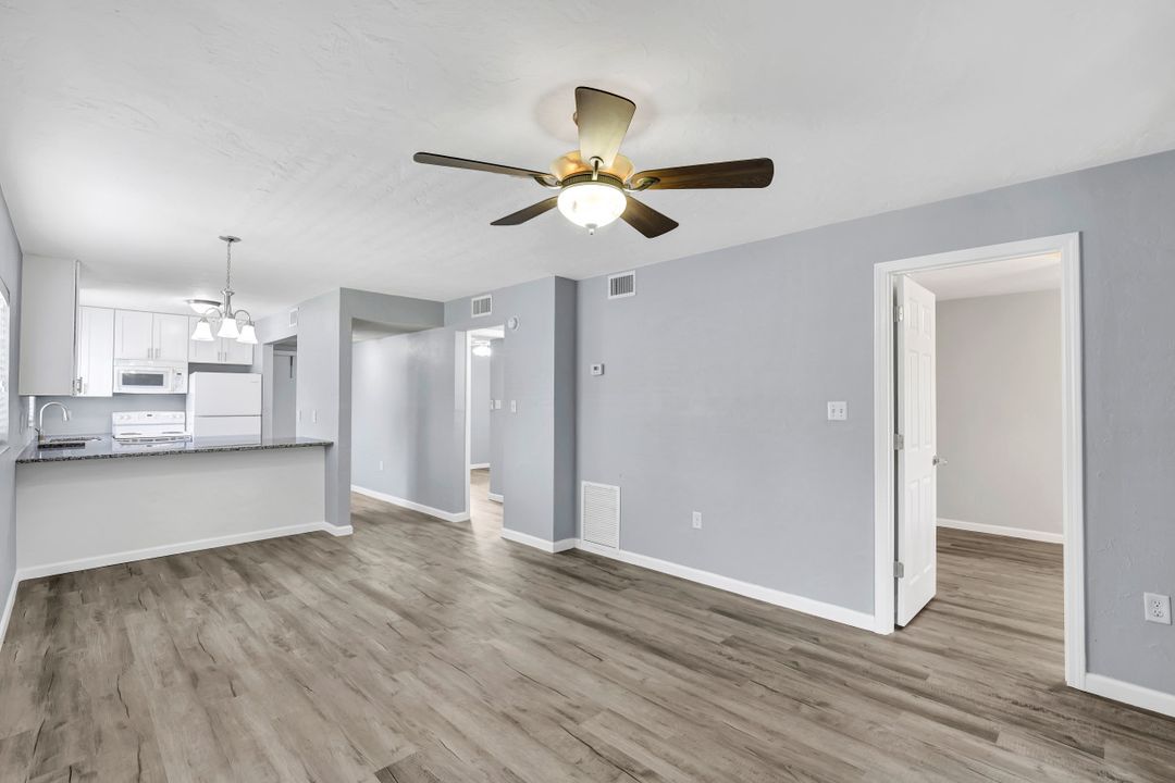 8071 Country Rd #106, Fort Myers, FL 33919