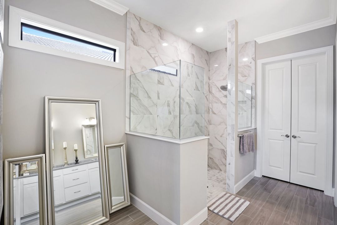 19617 Waterman Ct, Miromar Lakes, FL 33913