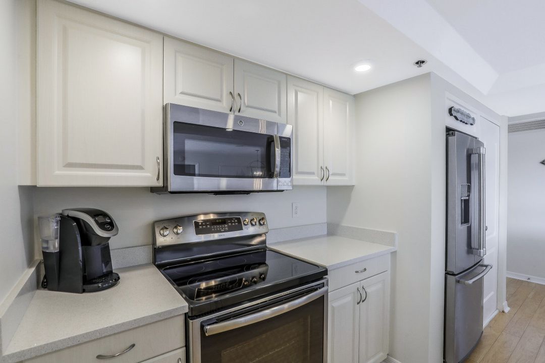 5501 Heron Point Dr #202, Naples, FL 34108