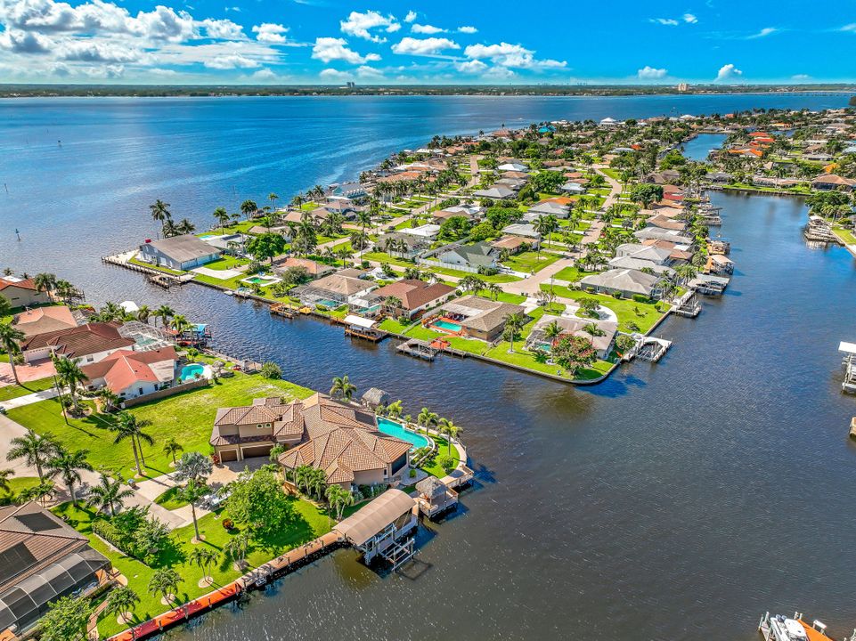 2215 SE 31st St, Cape Coral, FL 33904