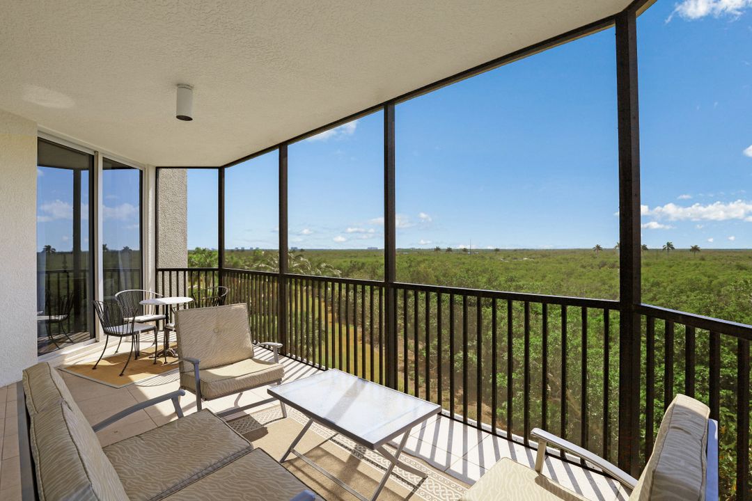 1065 Borghese Ln, Naples, FL 34114