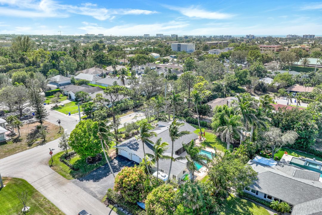1135 26th Ave N, Naples, FL 34103