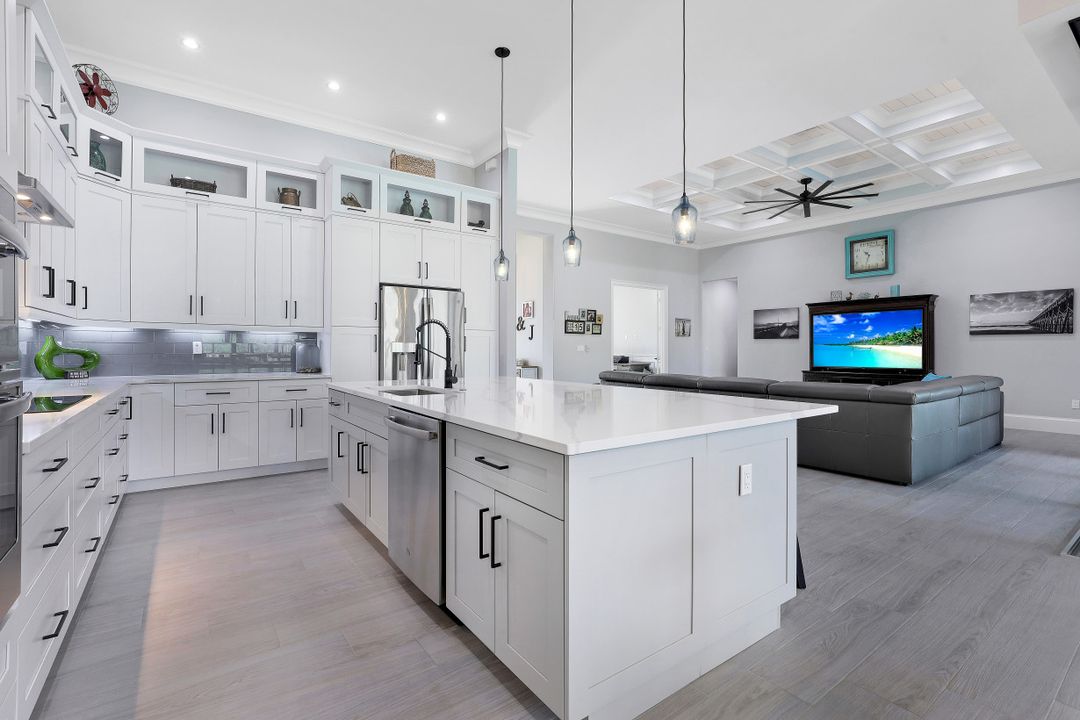 631 25th St SW, Naples, FL 34117