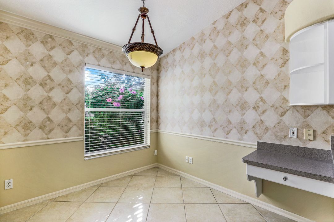 8388 Ibis Cove Cir, Naples, FL 34119