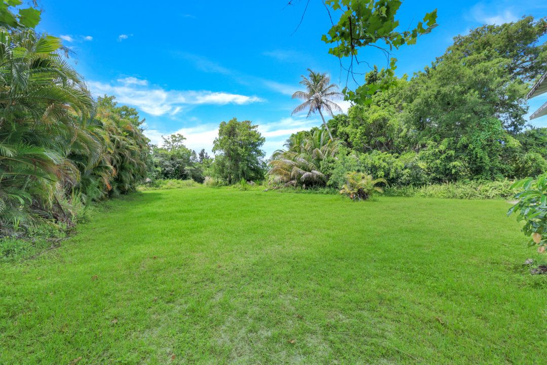 5202 Cypress Ln, Naples, FL 34113