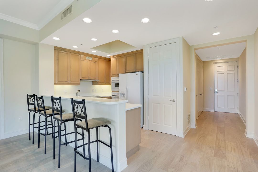 2738 Tiburon Blvd E #B-501, Naples, FL 34109