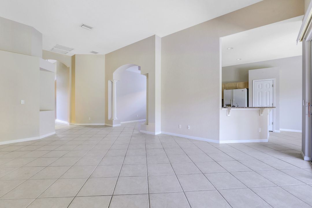 7826 Founders Cir, Naples, FL 34104