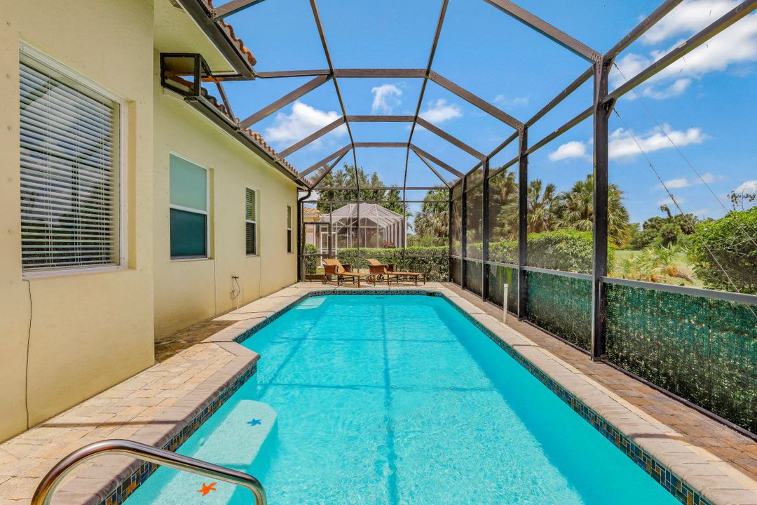 1717 Birdie Dr, Naples, FL 34120