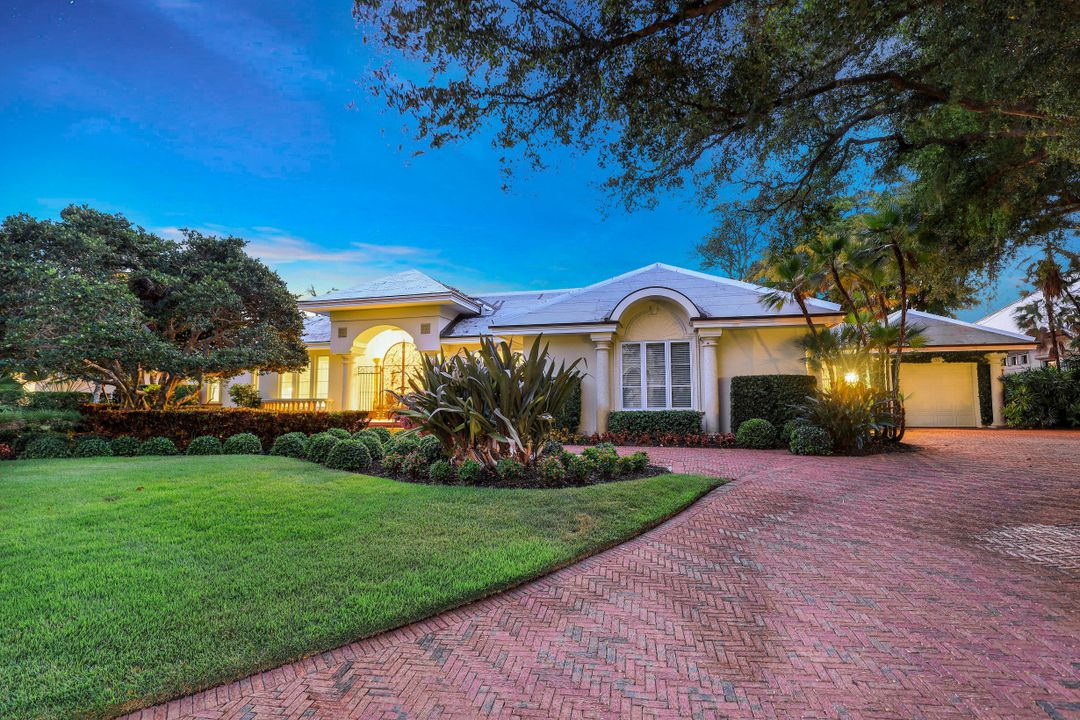 185 Cheshire Way, Naples, FL 34110