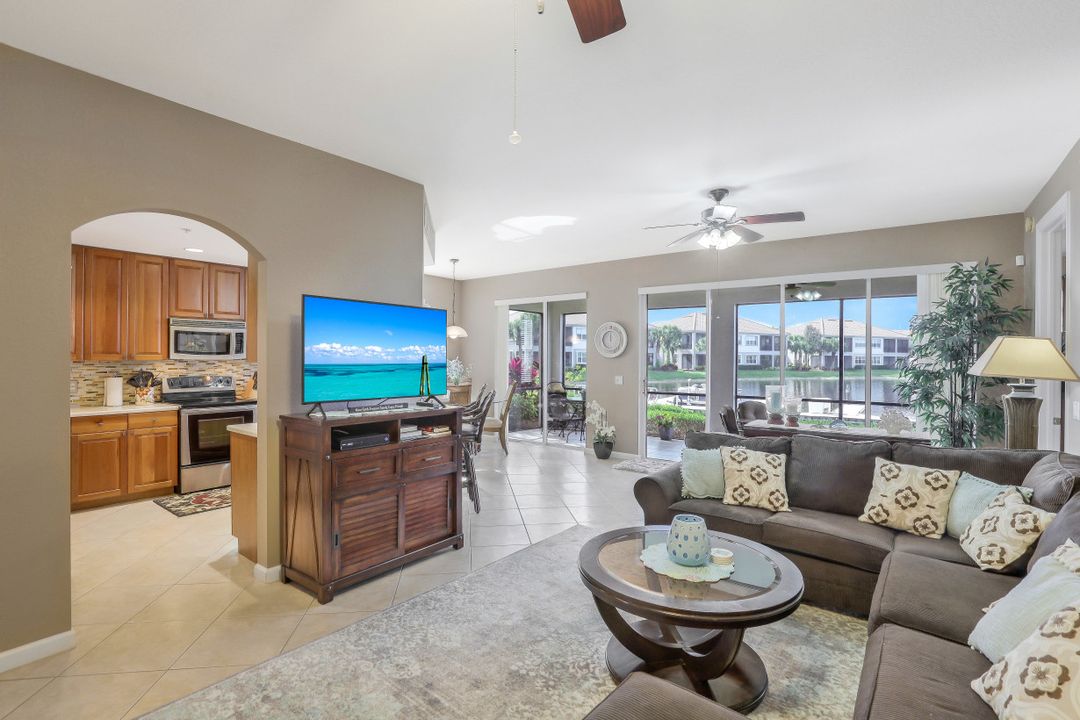 8763 Coastline Ct #101, Naples, FL 34120