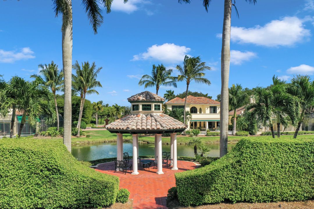 232 Point Salerno, Naples, FL 34108