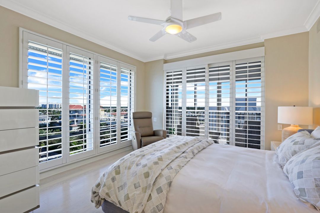 9811 Gulf Shore Dr, Naples, FL 34108