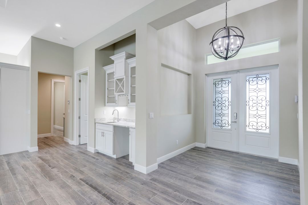 2833 NW 41st Ave, Cape Coral, FL 33993