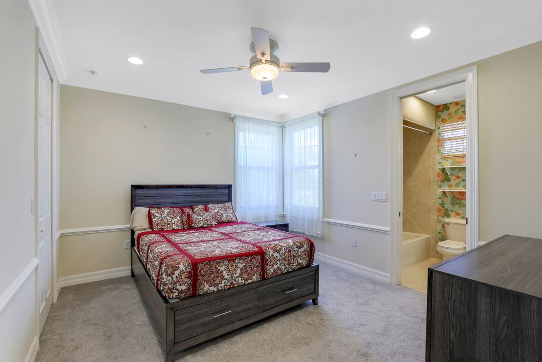 3642 Santaren Ct, Naples, FL 34119