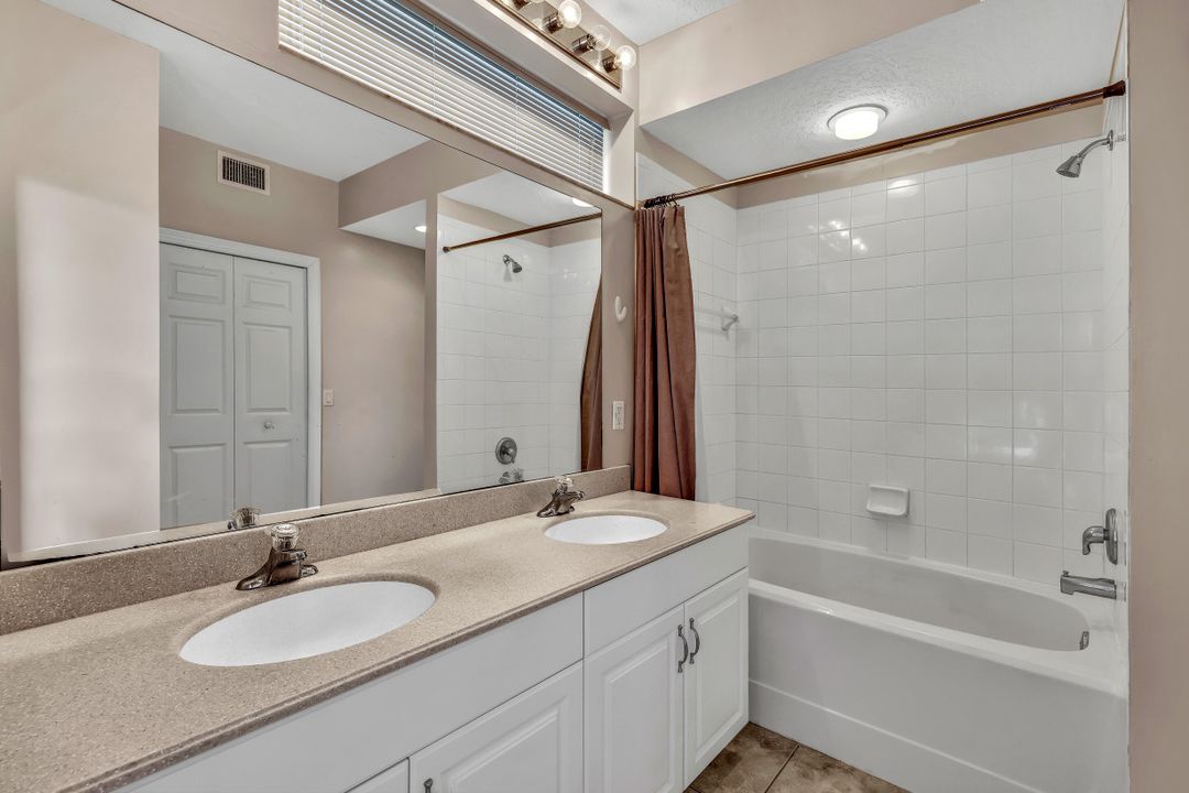 1050 Hancock Creek S Blvd #204, Cape Coral, FL 33909