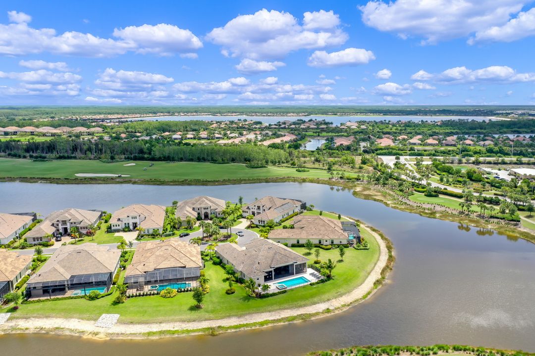 8981 Arrezo Ct, Naples, FL 34119