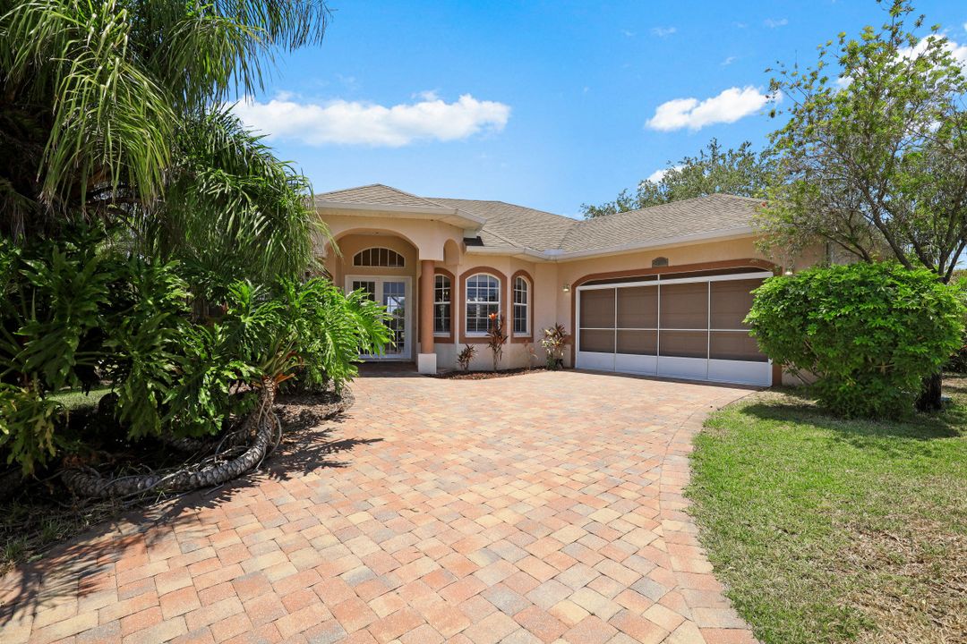 1409 SE 4th Pl, Cape Coral, FL 33990