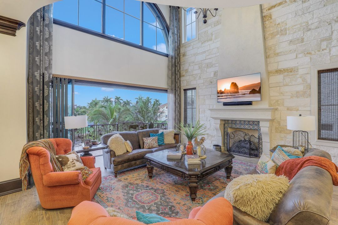 10080 Gulf Shore Dr, Naples, FL 34108