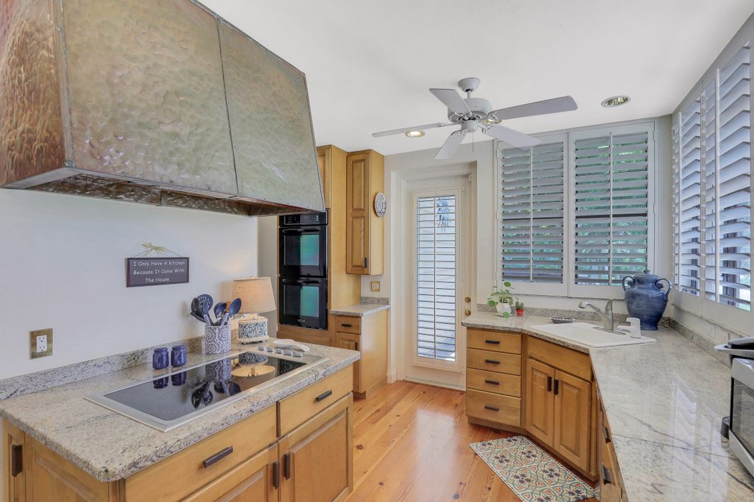 376 Leatherfern Ln, Marco Island, FL 34145