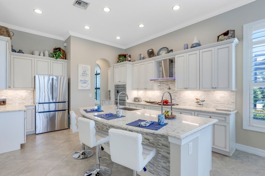 13853 Woodhaven Cir, Fort Myers, FL 33905