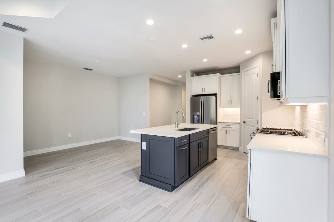 8794 Pigeon KY, Fort Myers, FL 33908