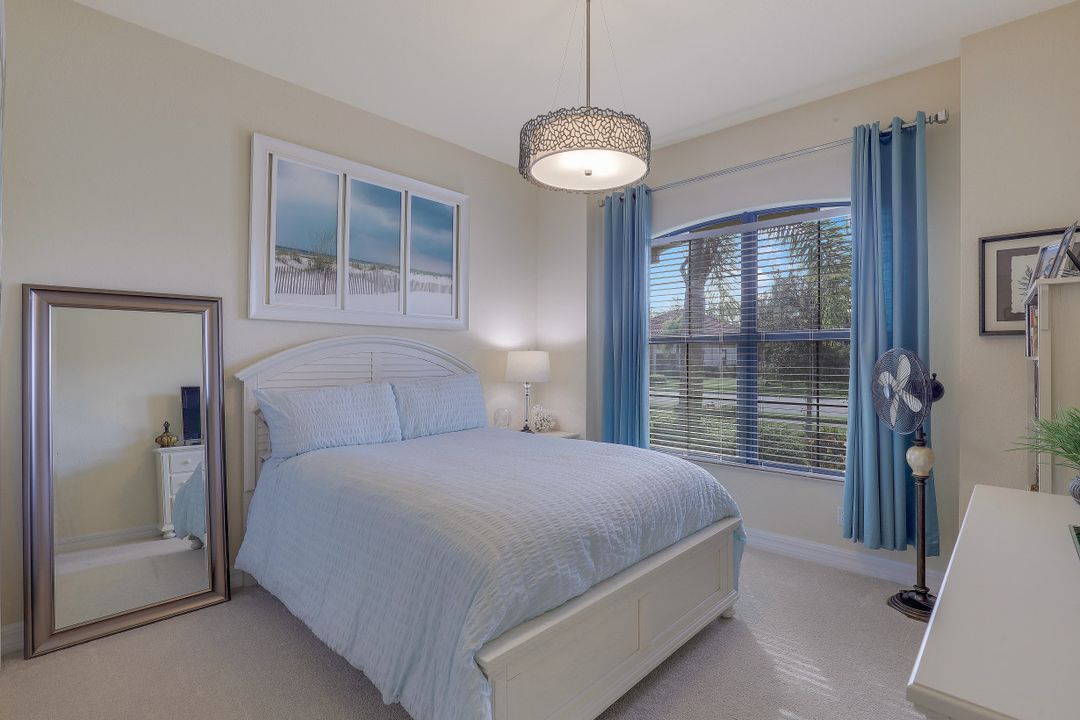 9336 Vercelli Ct, Naples, FL 34113