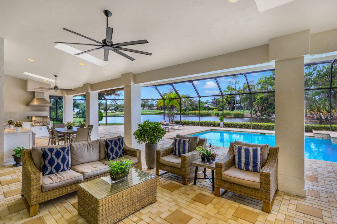 4501 Silver Fox Dr, Naples, FL 34119