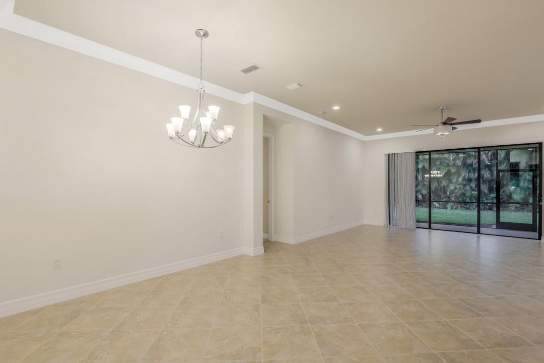 3192 Pacific Dr, Naples, FL 34119