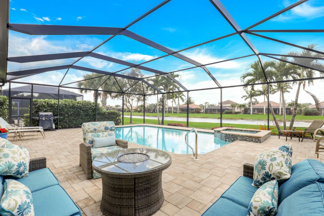 9463 Quarry Dr, Naples, FL 34120
