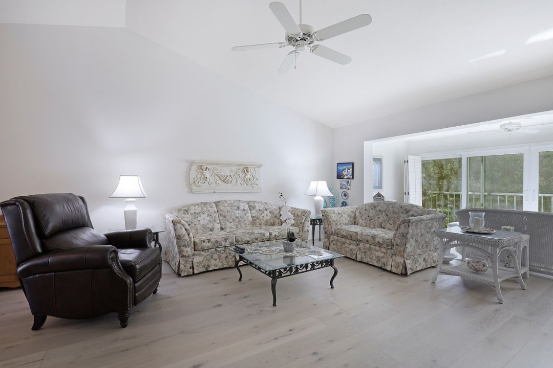 5895 Chanteclair Dr #122, Naples, FL 34108