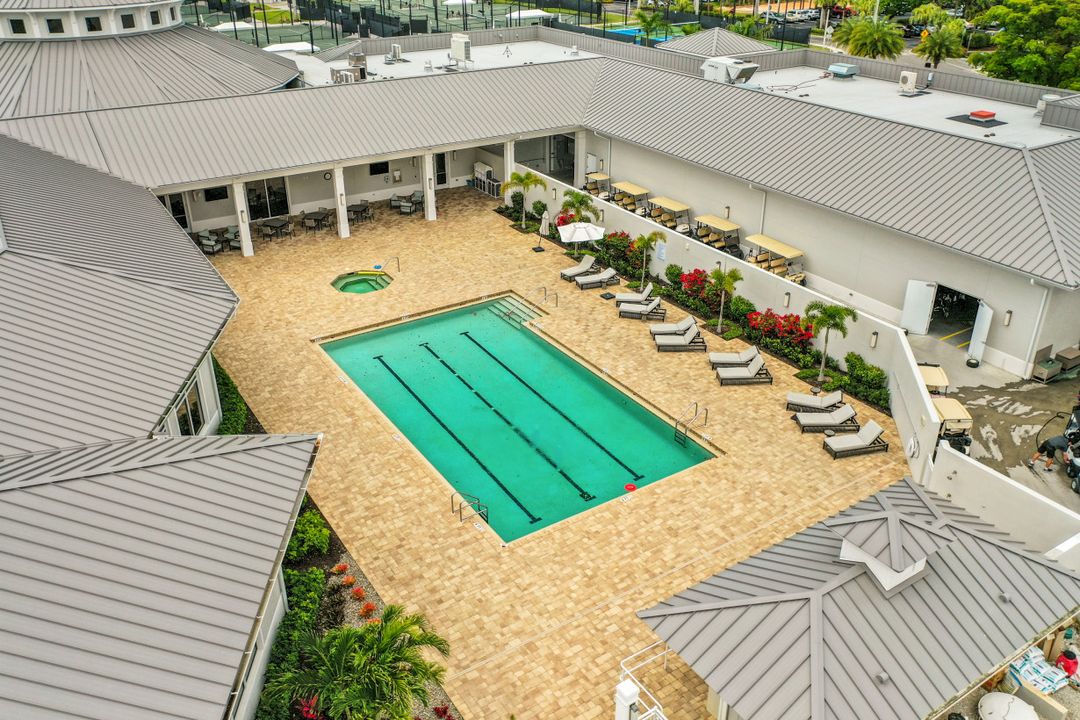 4501 Silver Fox Dr, Naples, FL 34119