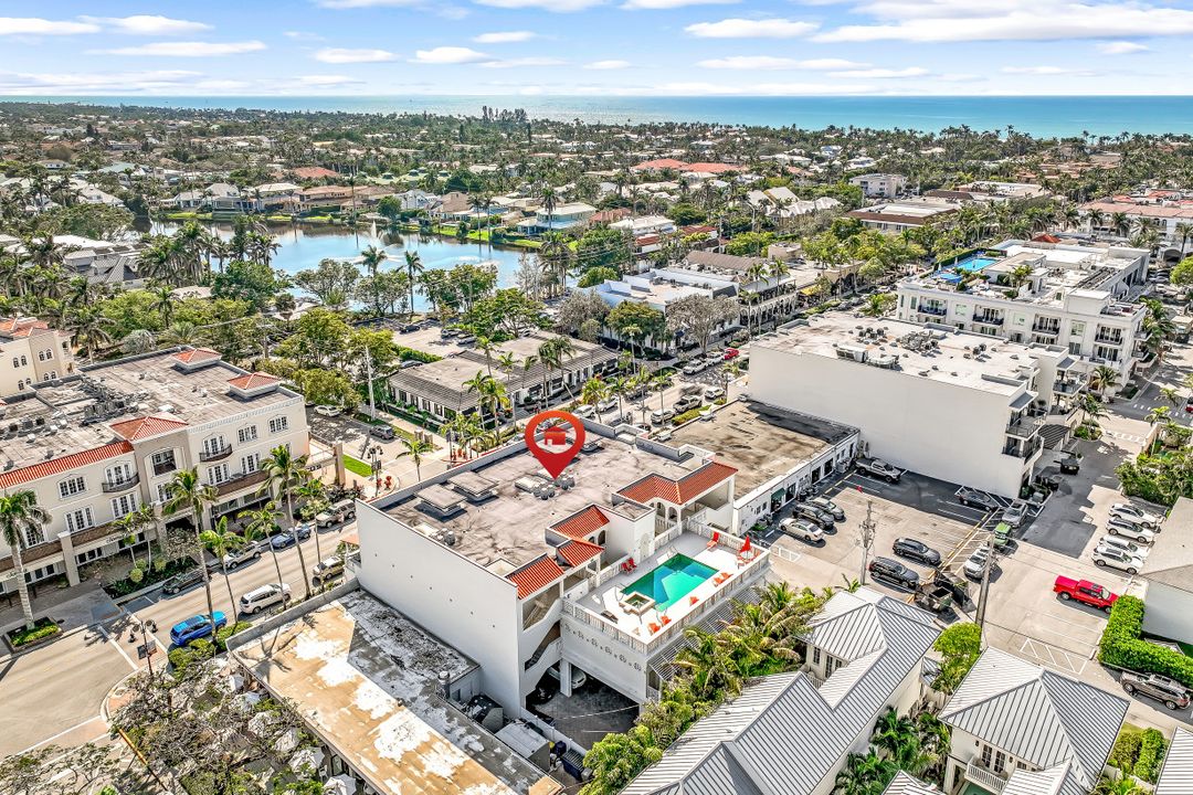 555 5th Ave S, Naples, FL 34102