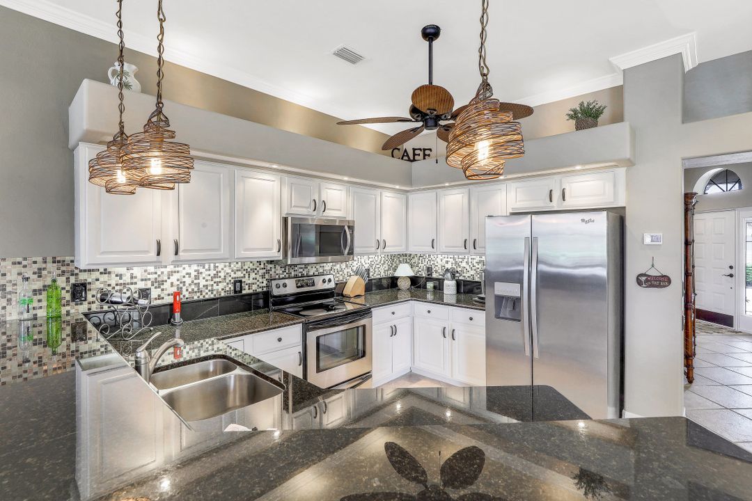 13450 Bridgeford Ave, Bonita Springs, FL 34135