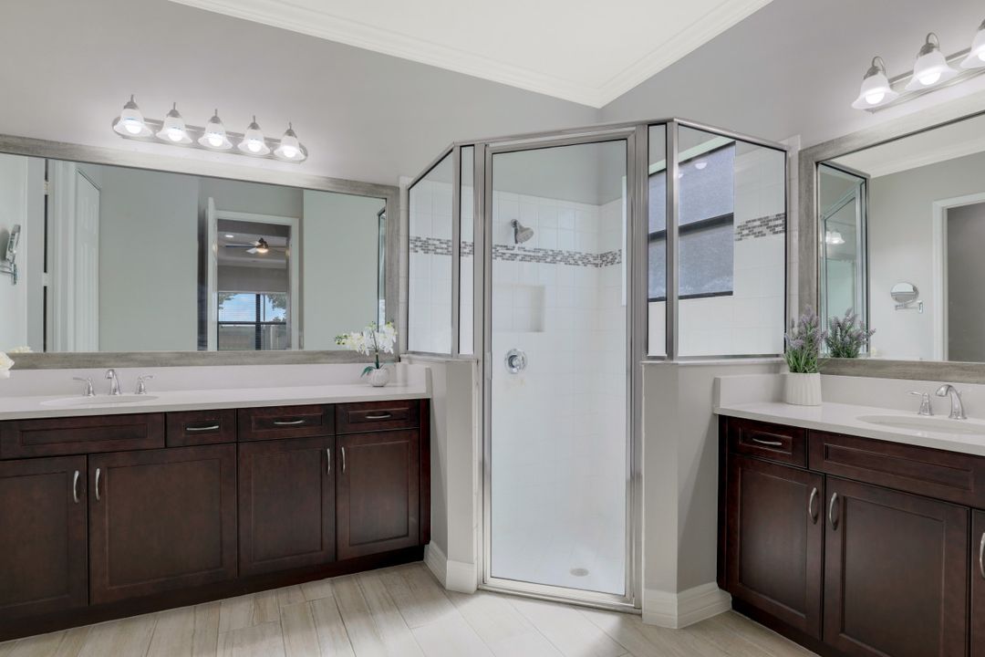 4167 Crescent Ct, Naples, FL 34119