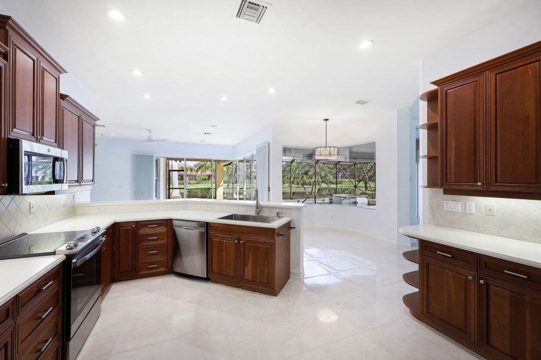 4899 Rustic Oaks Cir, Naples, FL 34105