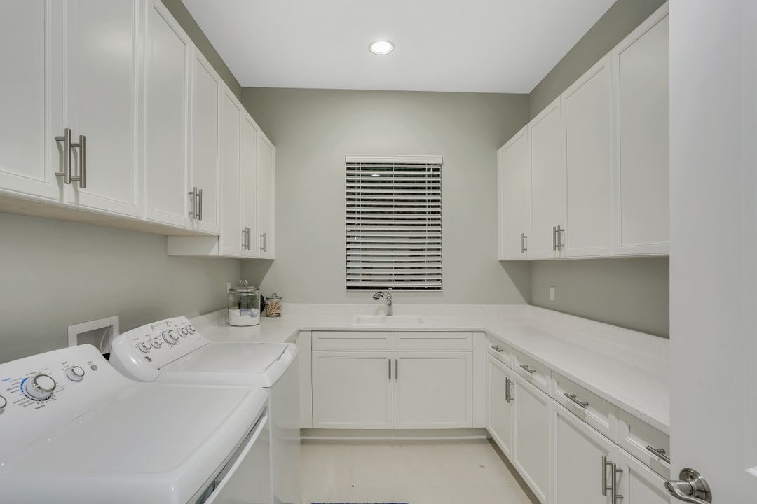 9105 Esplanade Blvd, Naples, FL 34119