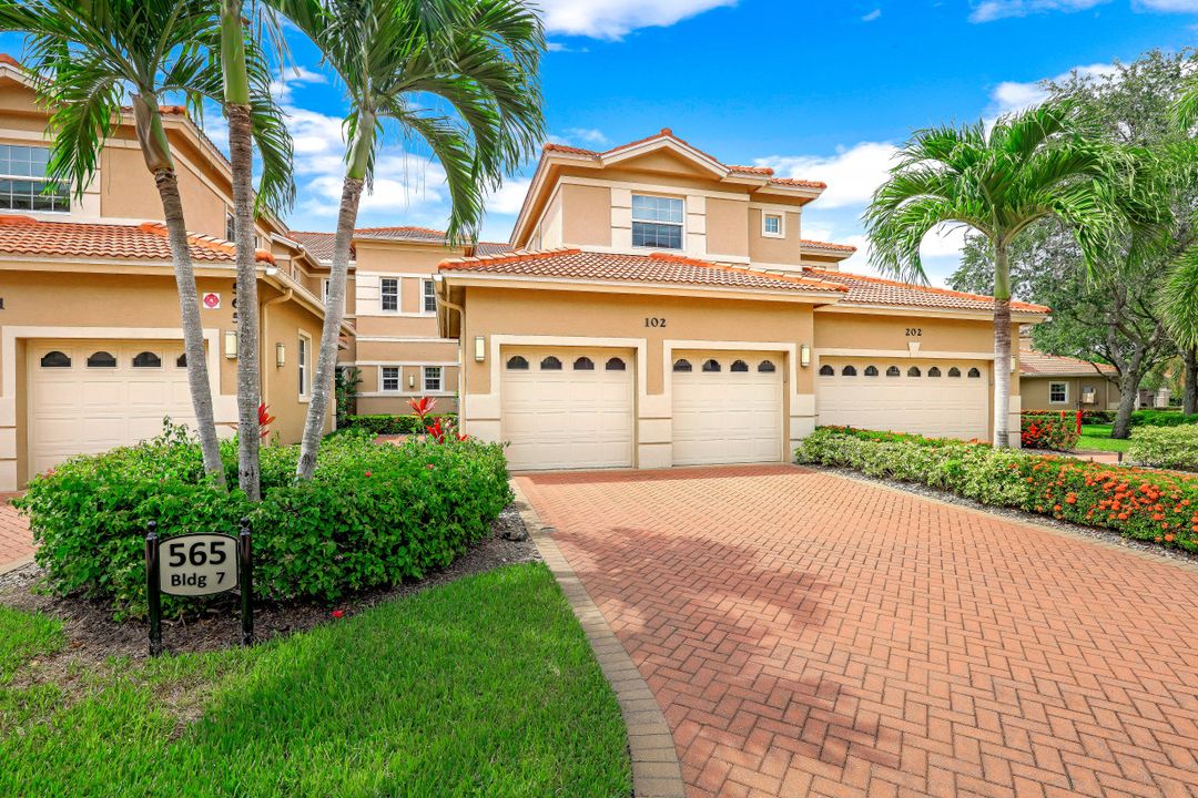 565 El Camino Real, Naples, FL 34119