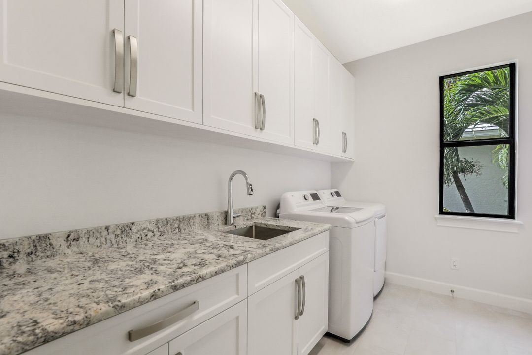 782 Saturn Ct, Marco Island, FL 34145