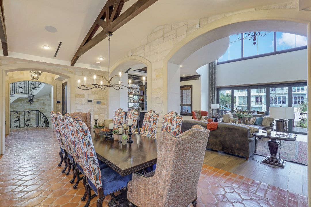 10080 Gulf Shore Dr, Naples, FL 34108