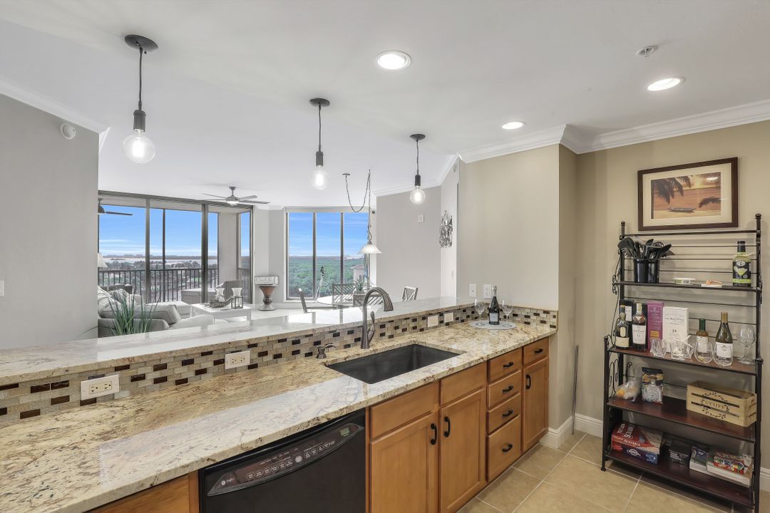 5793 Cape Harbour Dr #819, Cape Coral, FL 33914