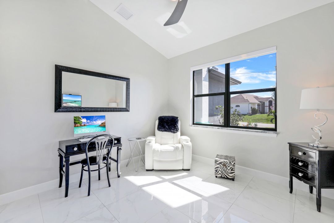 1833 SW 11th Terrace, Cape Coral, FL 33991