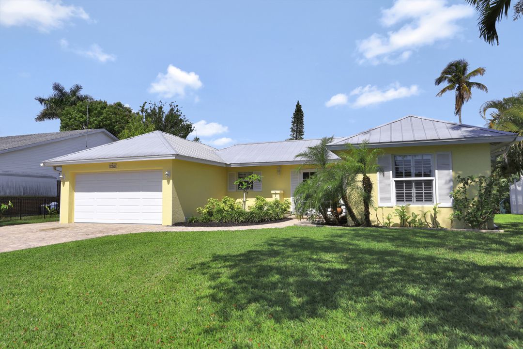 1765 Harbor Ln, Naples, FL 34104